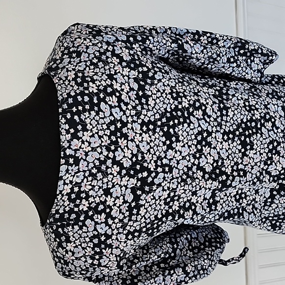 H&M Floral sundress Size 6 - Picture 8 of 9